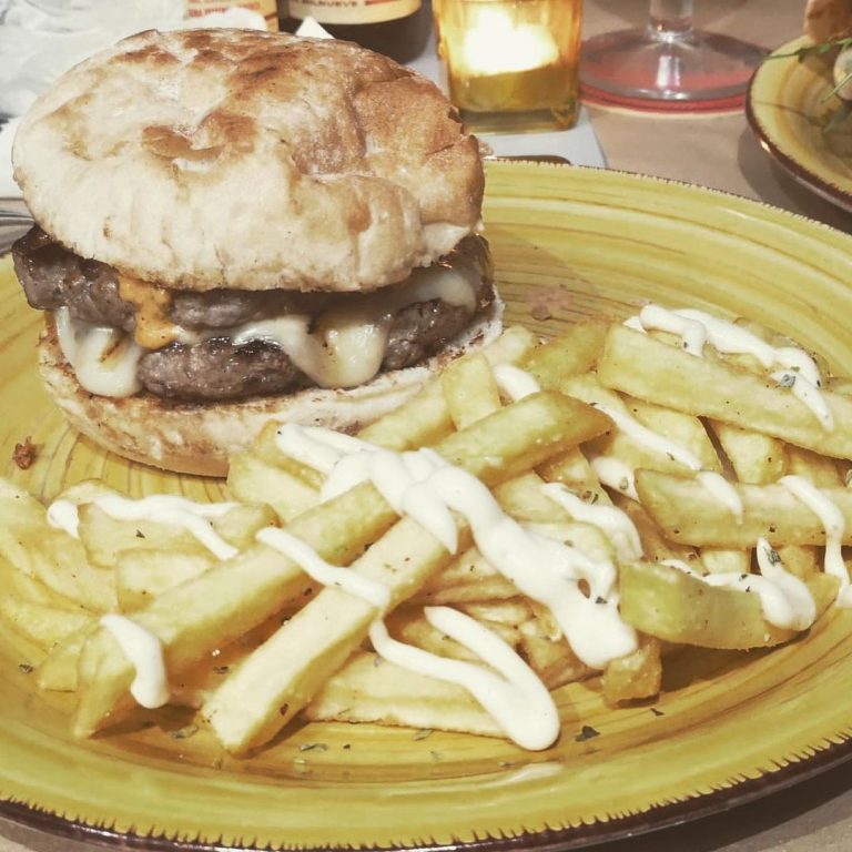 ricos-burger